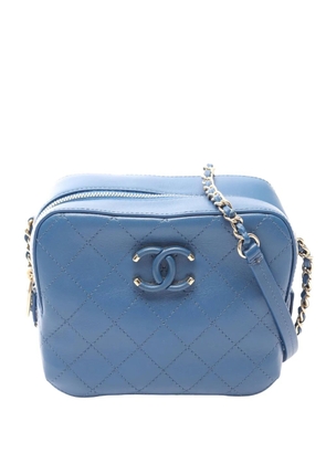 CHANEL Pre-Owned 2019 CC Stitched Calfskin Enamel Camera Bag crossbody bag - Blue