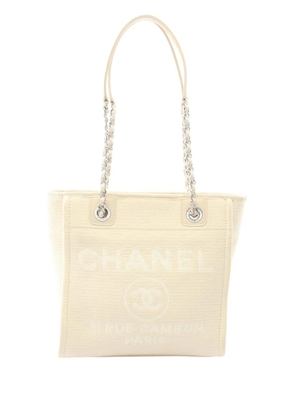 CHANEL Pre-Owned 2021-2026 Mini Raffia Deauville tote bag - White