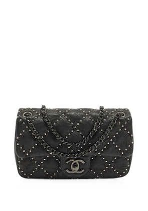 CHANEL Pre-Owned 2014 small studded shoulder bag - Black