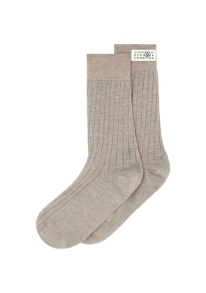 MM6 Maison Margiela ribbed logo-patch socks - Neutrals
