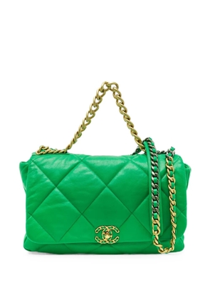 CHANEL Pre-Owned Chanel 19 quilted shoulder bag - Green