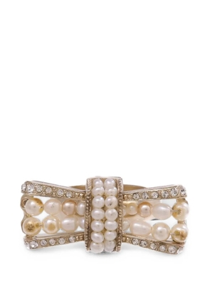 CHANEL Pre-Owned pearl bow ring - Gold