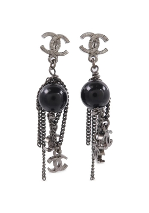 CHANEL Pre-Owned CC drop earrings - Silver