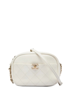 CHANEL Pre-Owned 2018-2019 Small Quilted Goatskin Casual Trip Camera Bag crossbody bag - White