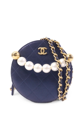 CHANEL Pre-Owned CC pearl-embellished crossbody bag - Blue