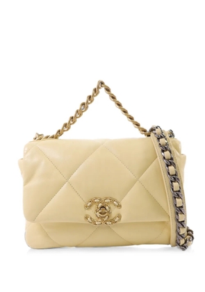 CHANEL Pre-Owned Chanel 19 shoulder bag - Yellow