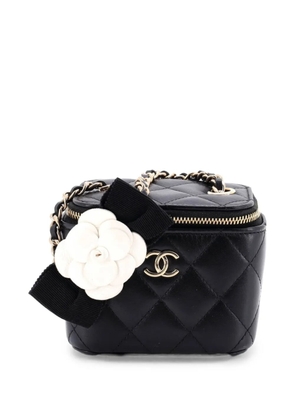 CHANEL Pre-Owned Camellia Bow Vanity Case with Chain Quilted Lambskin Mini crossbody bag - Black