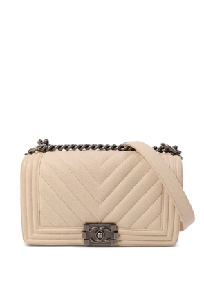 CHANEL Pre-Owned 25 Boy chevron-quilted shoulder bag - Neutrals