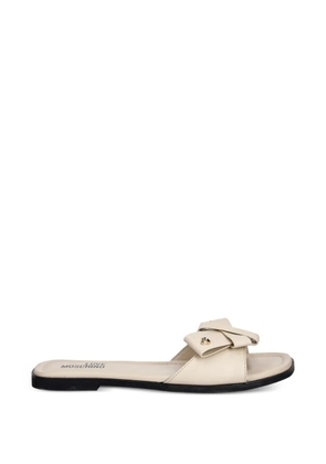 Love Moschino bow-detail heart-plaque sandals - Neutrals