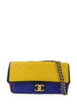 CHANEL Pre-Owned CC turn-lock shoulder bag - Yellow