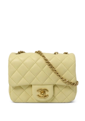 CHANEL Pre-Owned CC turn-lock shoulder bag - Yellow