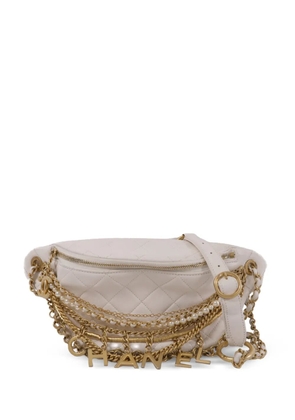CHANEL Pre-Owned quilted CC charm belt bag - White