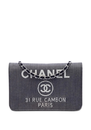 CHANEL Pre-Owned 2016-2017 Denim Deauville Wallet On Chain crossbody bag - Blue