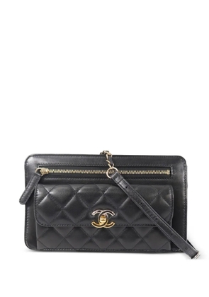 CHANEL Pre-Owned CC turn-lock shoulder bag - Black