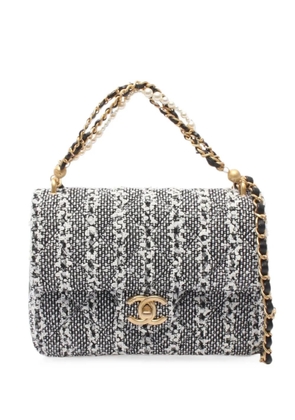 CHANEL Pre-Owned 2021 matelassé shoulder bag - White