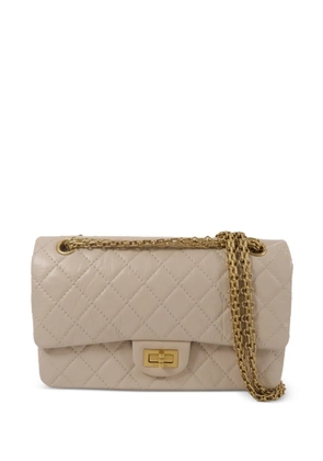 CHANEL Pre-Owned 2.55 Reissue shoulder bag - Neutrals