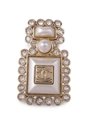 CHANEL Pre-Owned CC perfume-bottle brooch - Gold