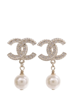 CHANEL Pre-Owned CC faux-pearl drop earrings - Gold