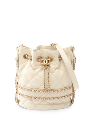 CHANEL Pre-Owned 2019 chain-drawstring mini bag - White