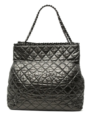 CHANEL Pre-Owned 2010-2011 Large Glazed Calfskin Quilted Chain Me tote bag - Black