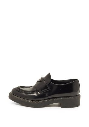 Prada Pre-Owned logo-plaque loafers - Black