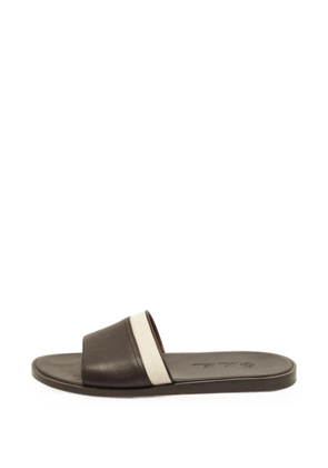 Loro Piana Pre-Owned logo-embossed sandals - Brown