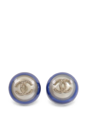 CHANEL Pre-Owned CC round earrings - Neutrals