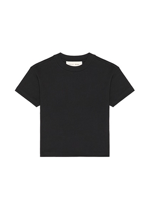Fear of God ESSENTIALS Kids Signature Classic Short Sleeve Tee in Vintage Black - Black. Size 6/7 (also in 2/3, 4/5).