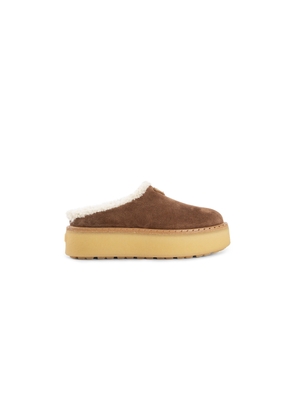 Evolve Slippers in Suede