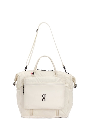 On Track Pack 35L Lite in Cream.