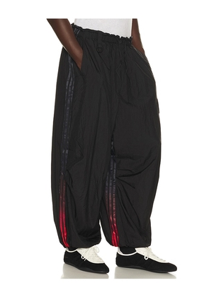 Y-3 Grd 3S Cargo Pants in Black. Size S. Also in M, L, XL/1X.