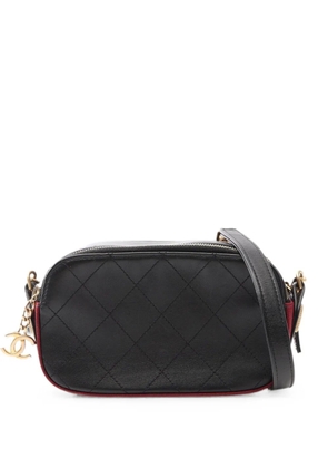 CHANEL Pre-Owned 2018-2019 Matelassé camera bag - Black