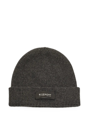 Givenchy Pre-Owned logo-appliqué rib-knit beanie hat - Grey