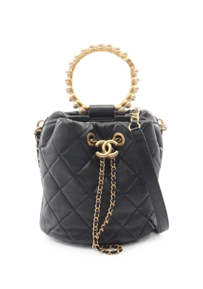 CHANEL Pre-Owned 2021 Matelassé pearl-handle bucket bag - Black