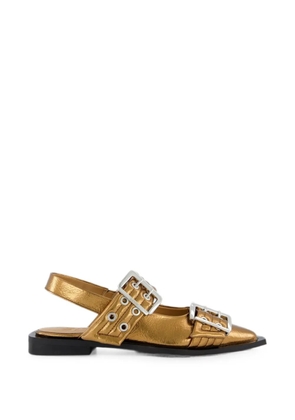 GANNI buckle-detail pointed-toe flat pumps - Gold