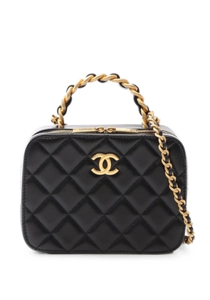 CHANEL Pre-Owned 2021 matelassé vanity shoulder bag - Black