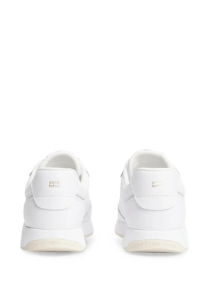 Tommy Hilfiger logo-print lace-up sneakers - White