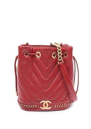 CHANEL Pre-Owned 2017-2018 Chevron V-stitch mini bag - Red