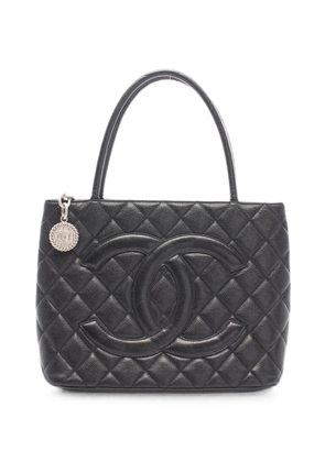CHANEL Pre-Owned 2003-2004 Medallion leather tote bag - Black