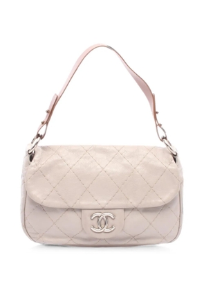 CHANEL Pre-Owned 2011 On The Road shoulder bag - Neutrals
