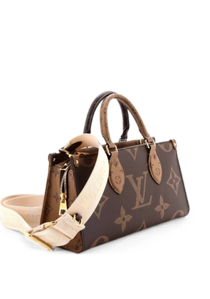Louis Vuitton Pre-Owned OnTheGo Tote Reverse Monogram Giant East West shoulder bag - Brown