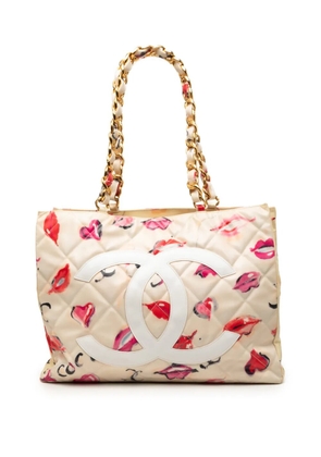 CHANEL Pre-Owned 1994-1996 CC Coated Canvas Kisses and Lips Print tote bag - Neutrals