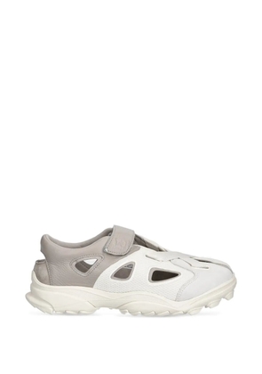 Y-3 GSG9 touch-strap cut-out slip-ons - Neutrals
