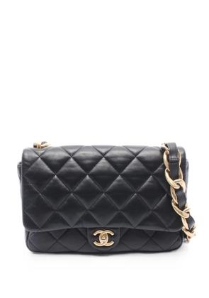 CHANEL Pre-Owned Matelassé shoulder bag - Black