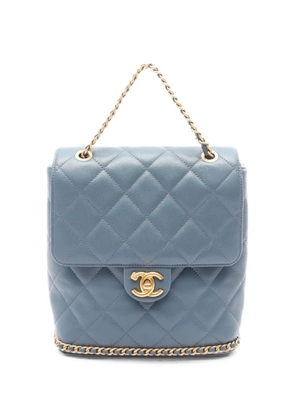 CHANEL Pre-Owned 2021 matelassé Camellia backpack - Blue