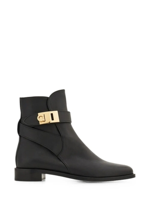 Ferragamo Gancini buckle leather ankle boots - Black