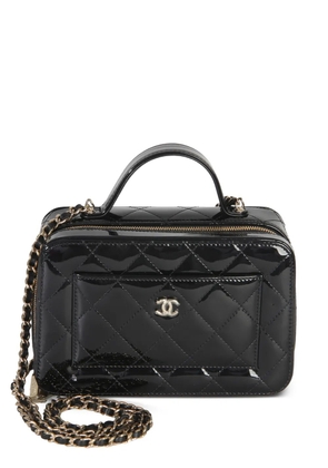 CHANEL Pre-Owned 2021-2025 medium quilted patent vanity bag - Black