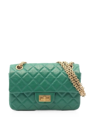 CHANEL Pre-Owned 2.55 mini matelassé cross body bag - Green
