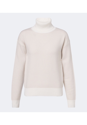 Eleventy Cashmere turtleneck sweater