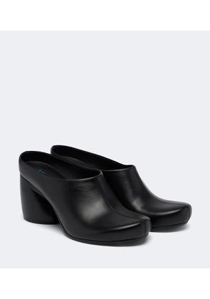 Loewe Oval leather mules